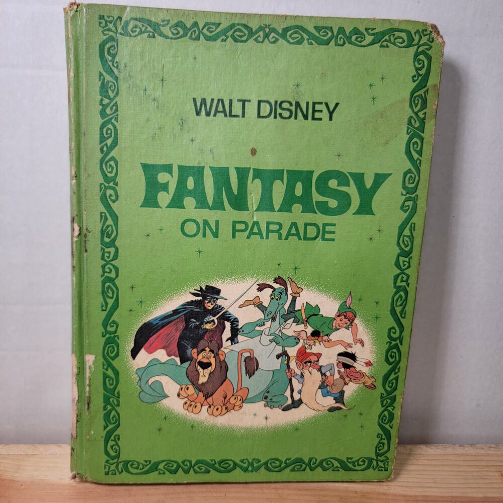 VINTAGE BOOK Walt Disney Fantasy On Parade hardback (c 1970)